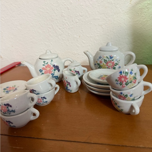 Floral Miniature Tea Set - Picture 3 of 11